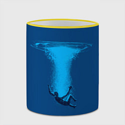 Кружка 3D Человек упавший в океан, цвет: 3D-желтый кант — фото 2