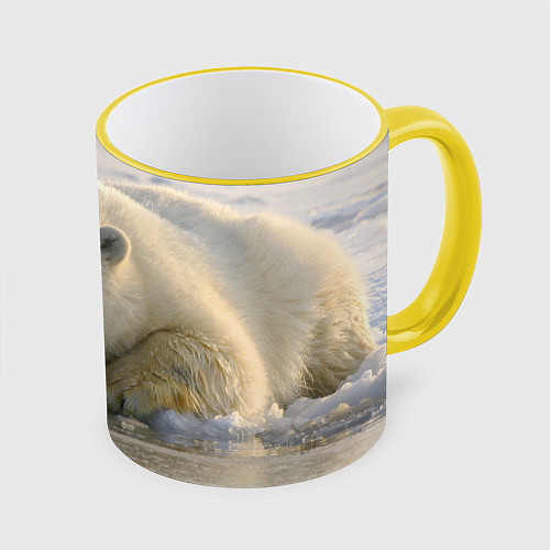 Кружка цветная Белый медведь ожидает / 3D-Желтый кант – фото 1