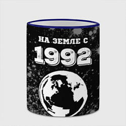Кружка 3D На Земле с 1992: краска на темном, цвет: 3D-синий кант — фото 2
