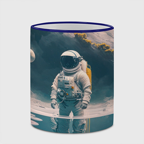Кружка цветная Космонавт в воде на другой планете / 3D-Синий кант – фото 2