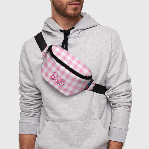 Поясная сумка Барби лого розовая клетка / 3D-принт – фото 3