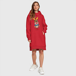 Женское худи-платье Олень в шарфике, цвет: красный — фото 2