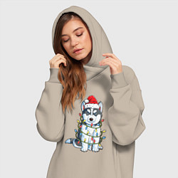 Женское худи-платье НОВОГОДНИЙ ХАСКИ В ГИРЛЯНДЕ, цвет: миндальный — фото 2