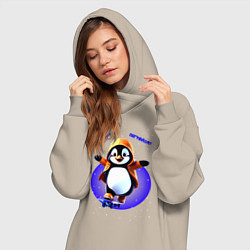 Женское худи-платье Пингвин на скейте, цвет: миндальный — фото 2