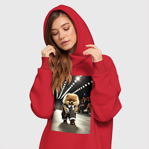 Женская толстовка-платье Шпиц на подиуме - показ мод животных / Красный – фото 3