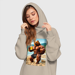 Женское худи-платье Медведь бодибилдер с кружкой пива на пляже - нейро, цвет: миндальный — фото 2