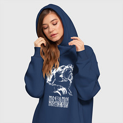 Женское худи-платье Моя земля мои правила -грозный медведь, цвет: тёмно-синий — фото 2