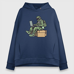 Толстовка оверсайз женская Российский солдат за ноутбуком, цвет: тёмно-синий
