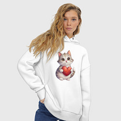 Толстовка оверсайз женская Серый кот держит сердце в лапах, цвет: белый — фото 2