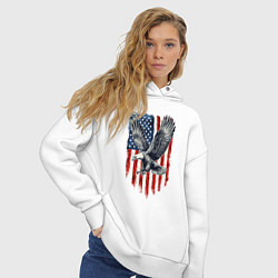 Толстовка оверсайз женская Орёл на фоне американского флага USA, цвет: белый — фото 2