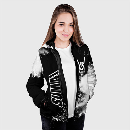 Женская куртка Sum41 и рок символ на темном фоне / 3D-Черный – фото 3