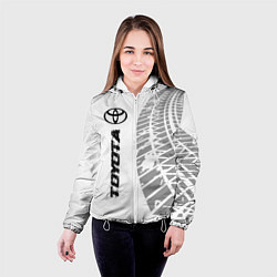 Куртка с капюшоном женская Toyota speed на светлом фоне со следами шин: по-ве, цвет: 3D-белый — фото 2