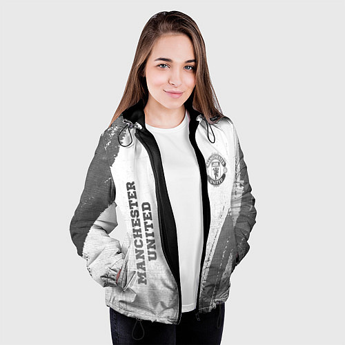 Женская куртка Manchester United - white gradient вертикально / 3D-Черный – фото 3