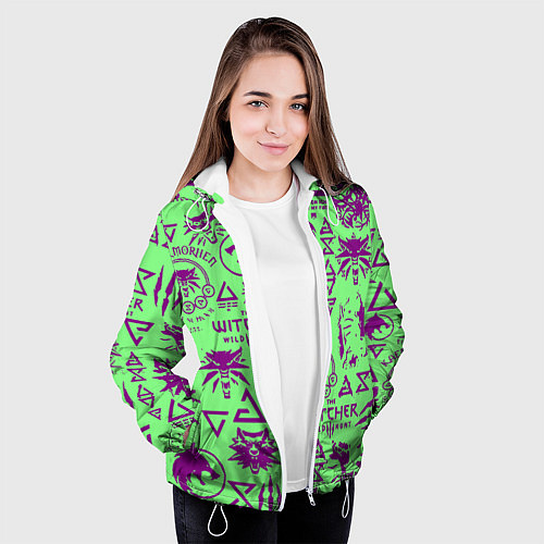 Женская куртка Ведьмак паттерн логотипы / 3D-Белый – фото 3