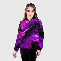 Куртка с капюшоном женская Фиолетовые брызги на чёрном фоне, цвет: 3D-черный — фото 2