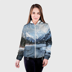 Куртка с капюшоном женская Снежный горный пейзаж с елями и рекой, цвет: 3D-белый — фото 2