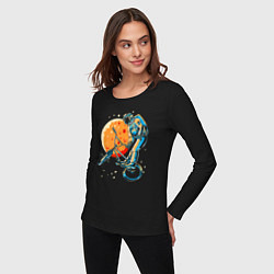 Лонгслив хлопковый женский Космический байкер, цвет: черный — фото 2