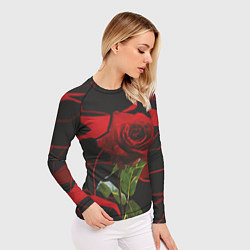 Рашгард женский Одинокая красная роза, цвет: 3D-принт — фото 2