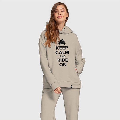 Женский костюм оверсайз Keep calm and ride on / Миндальный – фото 2