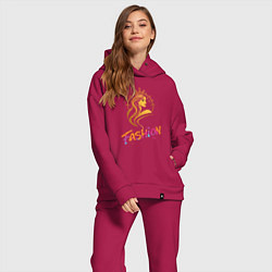 Женский костюм оверсайз Fashion - портрет девушки, цвет: маджента — фото 2