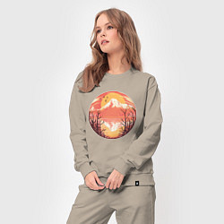 Костюм хлопковый женский Камчатка Закат на фоне вулкана, цвет: миндальный — фото 2
