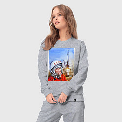 Костюм хлопковый женский Юрий Гагарин на космодроме, цвет: меланж — фото 2