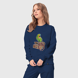 Костюм хлопковый женский Зеленый попугай на сундуке с сокровищами, цвет: тёмно-синий — фото 2