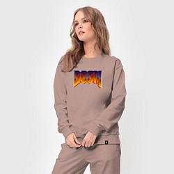 Костюм хлопковый женский Doom logotype, цвет: пыльно-розовый — фото 2