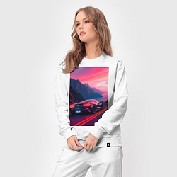 Костюм хлопковый женский Суперкар едет около океана, цвет: белый — фото 2