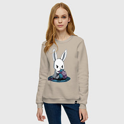 Свитшот хлопковый женский Зайчонок обнял клубки The bunny hugged the balls, цвет: миндальный — фото 2