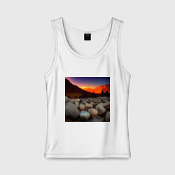Майка женская хлопок Горный пейзаж в закате солнца, каменная река, цвет: белый
