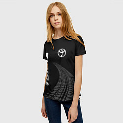 Футболка женская Toyota speed на темном фоне со следами шин: надпис, цвет: 3D-принт — фото 2