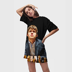 Футболка женская длинная Магнус Карлсен думает, цвет: 3D-принт — фото 2