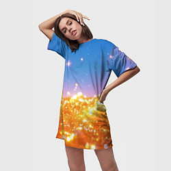 Футболка женская длинная Золотые шарики на голубом фоне, цвет: 3D-принт — фото 2