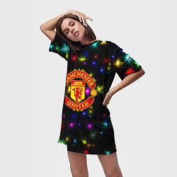 Футболка женская длинная Манчестер Юнайтед праздничные огни, цвет: 3D-принт — фото 2