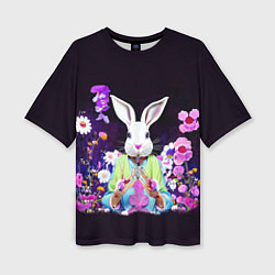 Женская футболка оверсайз Кролик в цветах на черном фоне