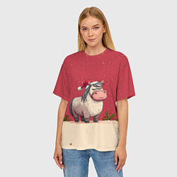 Футболка оверсайз женская Новогодняя лошадка с прищуренным взглядом, цвет: 3D-принт — фото 2