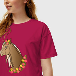 Футболка оверсайз женская Лошадь в цветах, цвет: маджента — фото 2