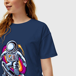 Футболка оверсайз женская Космонавт с ракетой, цвет: тёмно-синий — фото 2