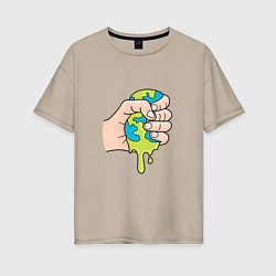 Женская футболка оверсайз Земля в руке