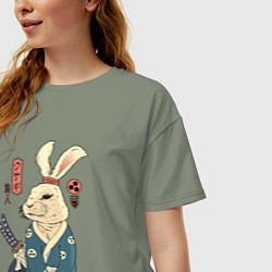 Футболка оверсайз женская Кролик самурай с мечом, цвет: авокадо — фото 2