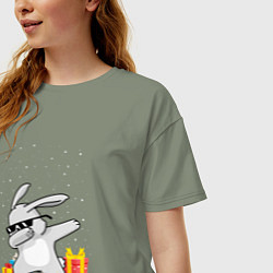 Футболка оверсайз женская Кролик ДЭБ и новый год, цвет: авокадо — фото 2