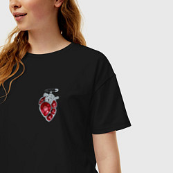 Футболка оверсайз женская Рисованная брошь-сердце, цвет: черный — фото 2
