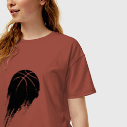 Футболка оверсайз женская Черный силуэт баскетбольного мяча, цвет: кирпичный — фото 2