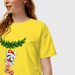 Футболка оверсайз женская Новогодний французский бульдог в носке игрушка, цвет: желтый — фото 2
