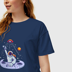 Футболка оверсайз женская Космонавт - диджей, цвет: тёмно-синий — фото 2