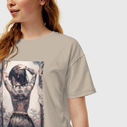 Футболка оверсайз женская Татуированная спина девушки, цвет: миндальный — фото 2