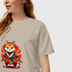 Футболка оверсайз женская Рыжий кот самурай с мечами, цвет: миндальный — фото 2