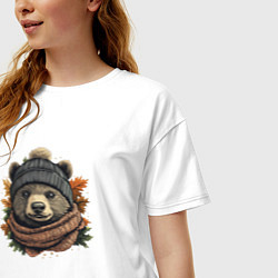 Футболка оверсайз женская Медведь в шарфе и шапке, цвет: белый — фото 2