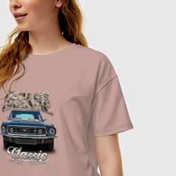 Футболка оверсайз женская Маслкар Ford Mustang 1973 года, цвет: пыльно-розовый — фото 2